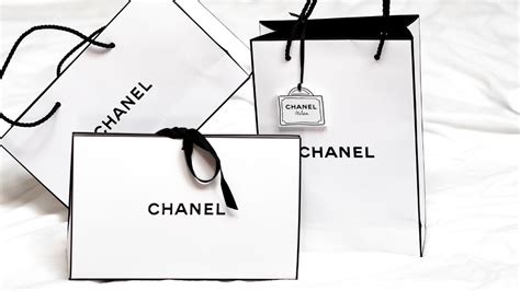 シャネル(CHANEL)の人気のノベルティ10選！もらう方法や買い 